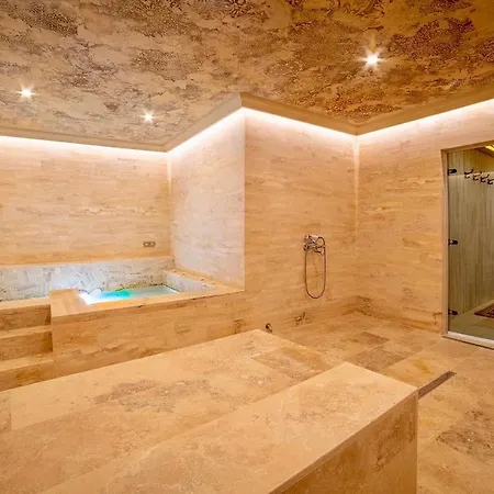 酒店 Bey House Royal 大特尔诺沃